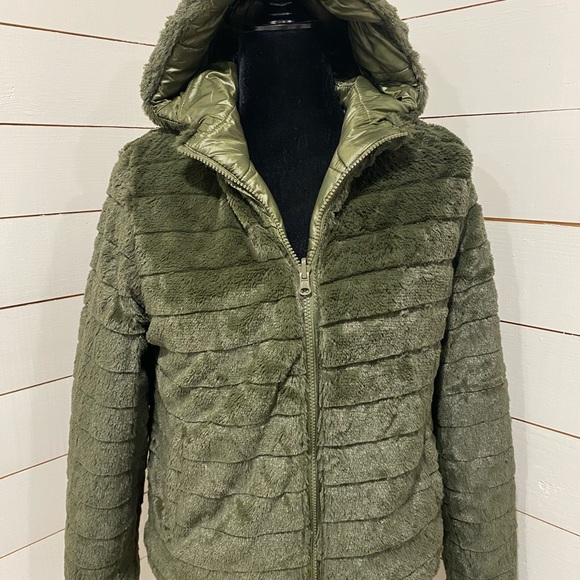 Ci Sono Jackets & Blazers - Reversible Faux Fur Puffer Coat New!